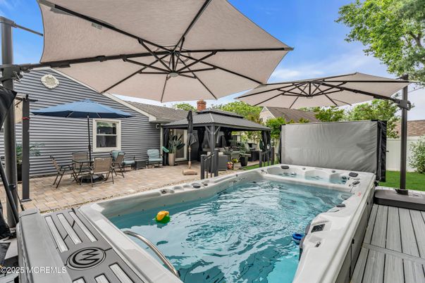 Exterior, Hot Tub