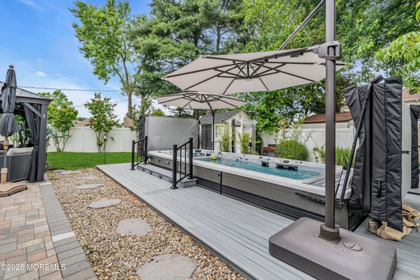 Exterior, Hot Tub