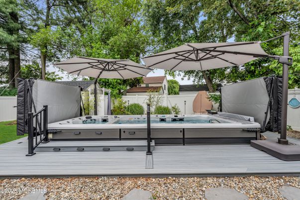 Exterior, Hot Tub