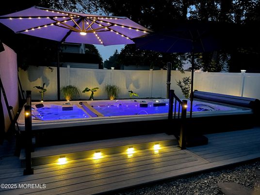 Exterior, Hot Tub