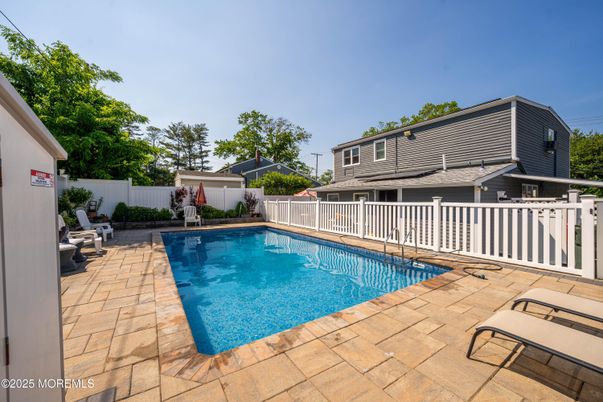 Exterior, Pool