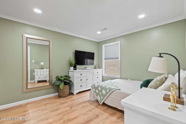 Bedroom, Interior, Recessed Lighting, Wood Texture Flooring