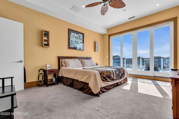 Bedroom, Interior, Recessed Lighting, Water