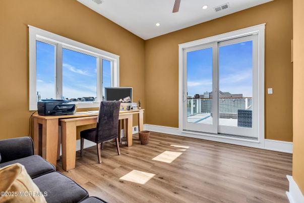 Home Office, Interior, Recessed Lighting, Water, Wood Texture Flooring
