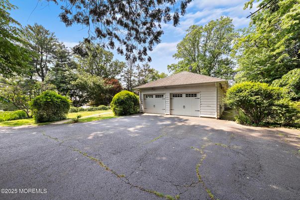 Detached Garage, Exterior