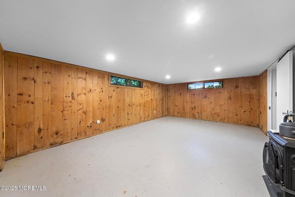 Empty room, Interior, Recessed Lighting, Wooden Walls