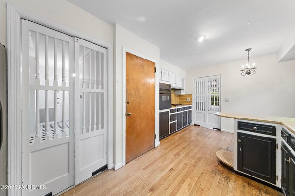 Chandelier, Interior, Kitchen, Wood Texture Flooring