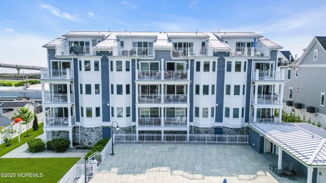 Exterior, Facade, Condo Building
