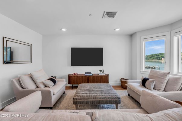 Interior, Living room, Recessed Lighting, Water