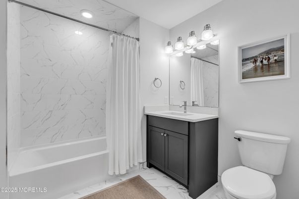 Bathroom, Interior, Marble, Marble Walls, Recessed Lighting