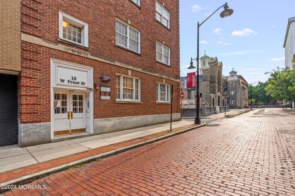 Exterior, Facade, Brick Facade, Rowhouse