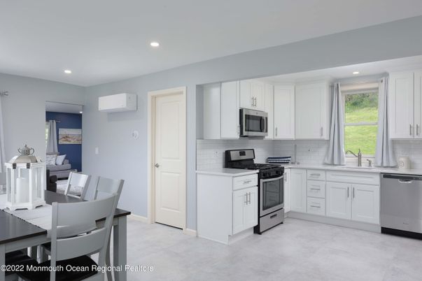 Dining room, Interior, Kitchen, Recessed Lighting, Stainless Steel Appliances