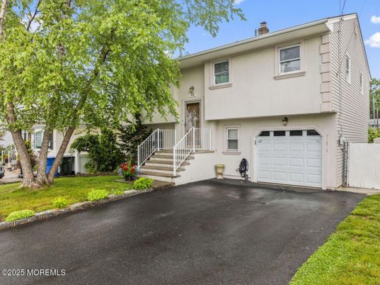 Attached, Exterior, Facade, Raised Ranch