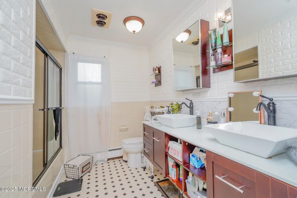 Bathroom, Dual Sink Vanities, Interior