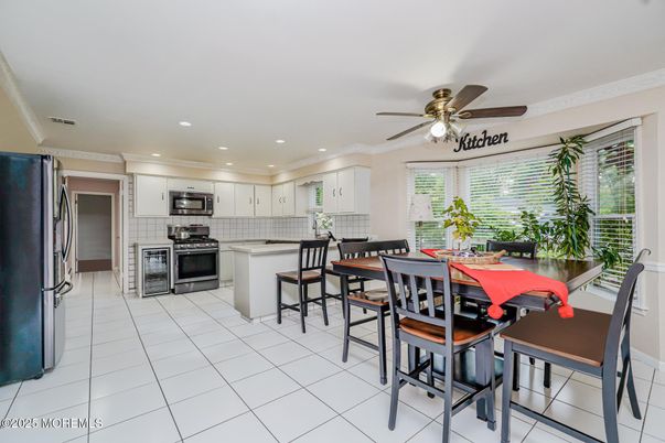Dining room, Interior, Kitchen, Recessed Lighting, Stainless Steel Appliances