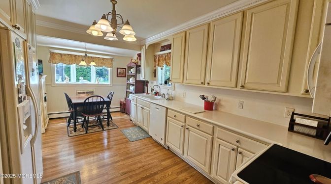Chandelier, Dining room, Interior, Kitchen, Pendant Lights, Wood Texture Flooring