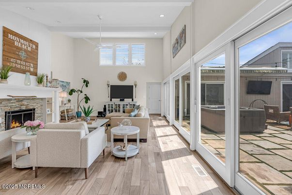 Fireplace, Interior, Living room, Pendant Lights, Recessed Lighting, Wood Texture Flooring