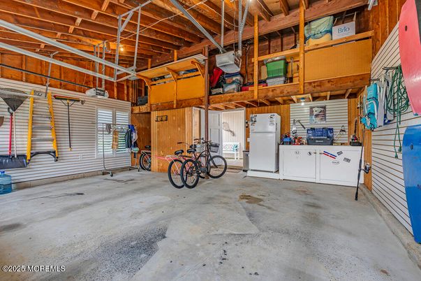 Garage, Interior, Washer, Wooden Beams, Wooden Ceilings