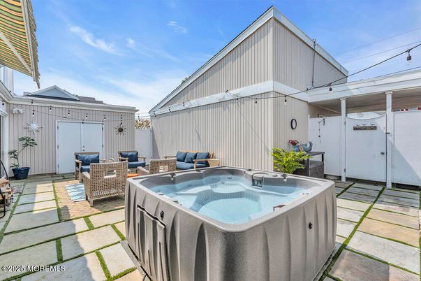 Exterior, Hot Tub
