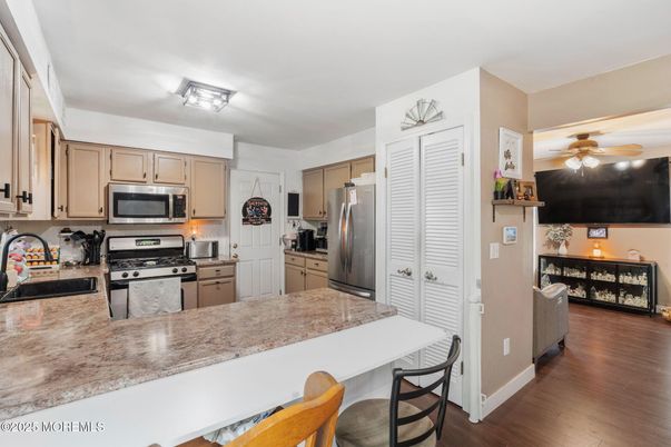 Interior, Kitchen, Stainless Steel Appliances, Wood Texture Flooring