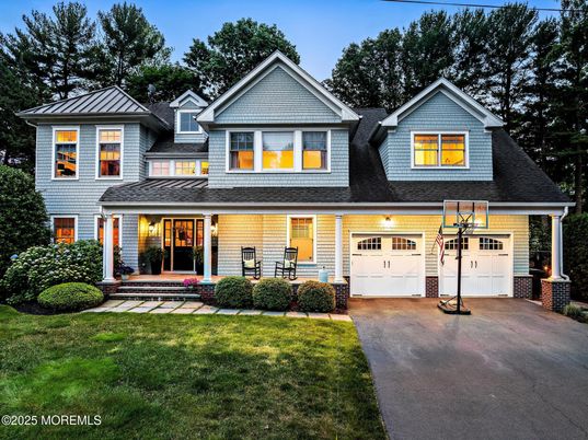 Attached, Exterior, Facade, Farmhouse