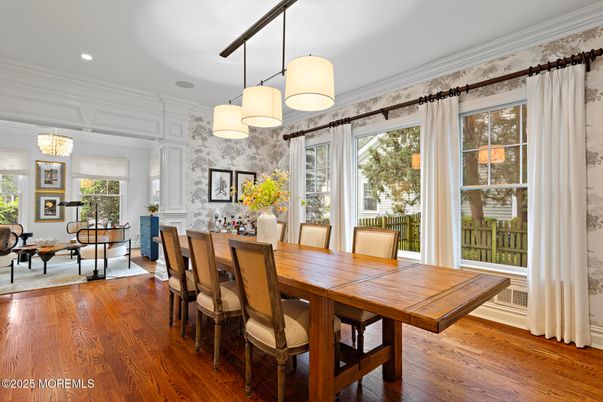 Chandelier, Dining room, Interior, Pendant Lights, Recessed Lighting, Wood Texture Flooring