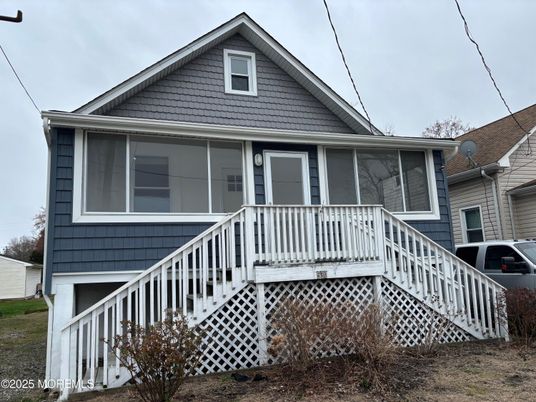 Exterior, Facade, American Craftsman