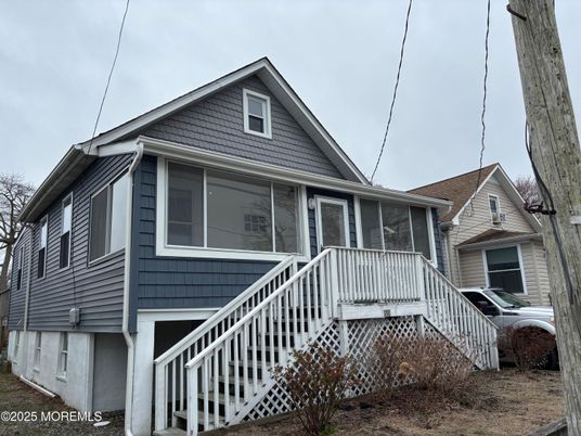 Exterior, Facade, Queen Anne Victorian