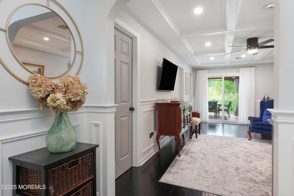 Interior, Recessed Lighting, Wood Texture Flooring