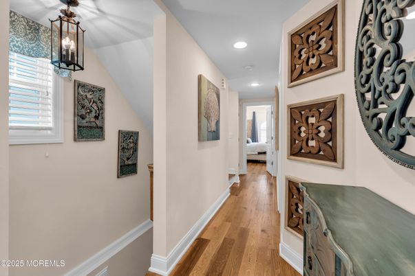 Interior, Pendant Lights, Recessed Lighting, Wood Texture Flooring