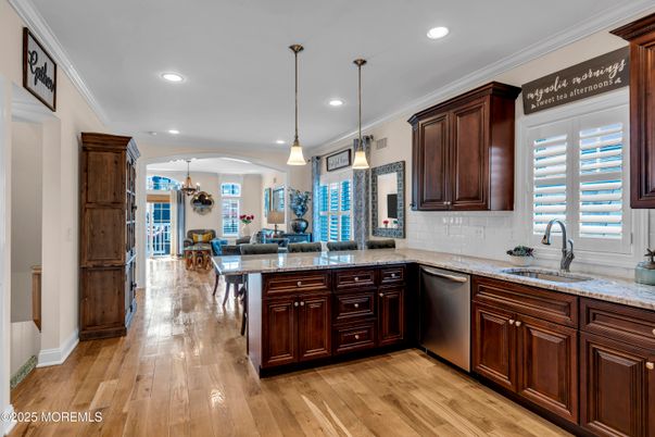 Chandelier, Dining room, Interior, Kitchen, Pendant Lights, Recessed Lighting, Wood Texture Flooring