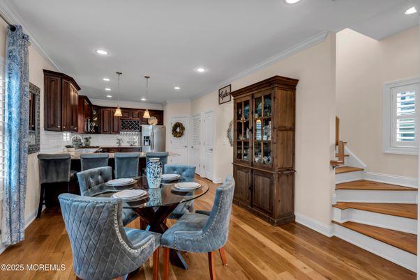 Dining room, Interior, Kitchen, Pendant Lights, Recessed Lighting, Wood Texture Flooring