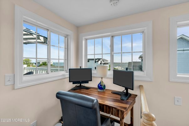 Home Office, Interior, Water