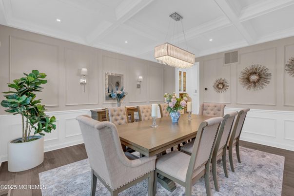 Chandelier, Dining room, Interior, Recessed Lighting, Wood Texture Flooring