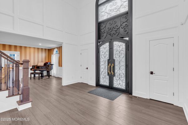 Dining room, Interior, Piano, Recessed Lighting, Wood Texture Flooring