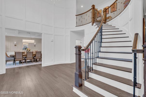 Chandelier, Dining room, Interior, Recessed Lighting, Wood Texture Flooring