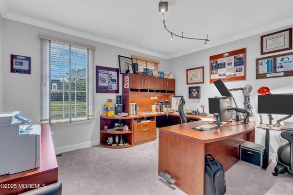 Home Office, Interior