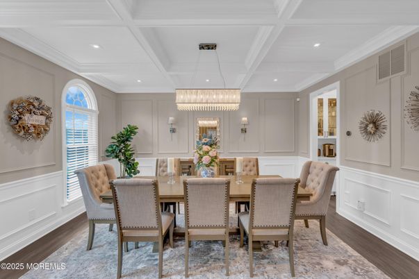 Chandelier, Dining room, Interior, Recessed Lighting, Wood Texture Flooring