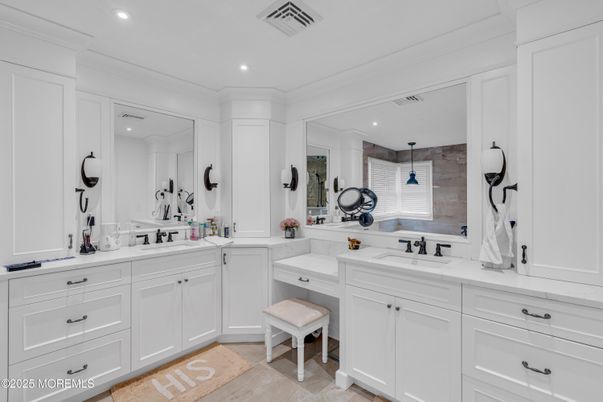 Bathroom, Dual Sink Vanities, Interior, Recessed Lighting