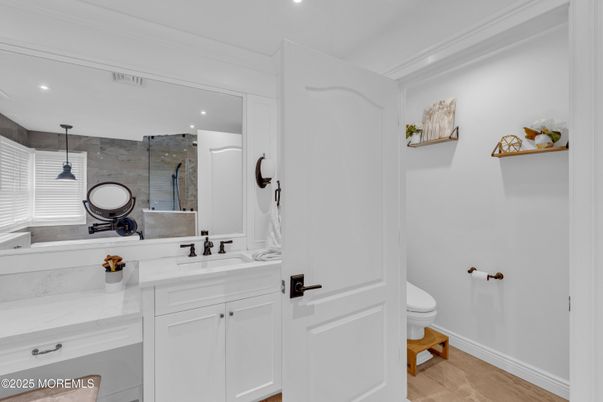 Bathroom, Interior, Recessed Lighting, Wood Texture Flooring