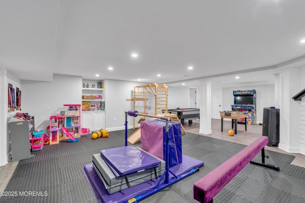 Game Room, Interior, Recessed Lighting