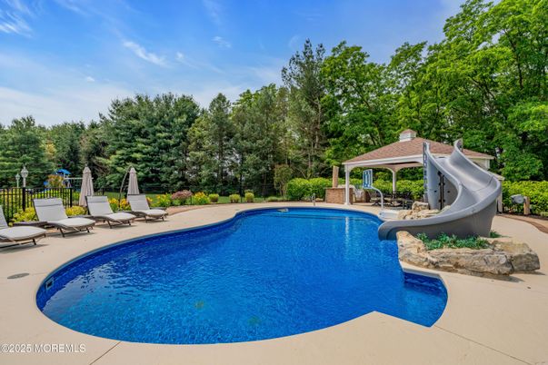 Exterior, Playground, Pool