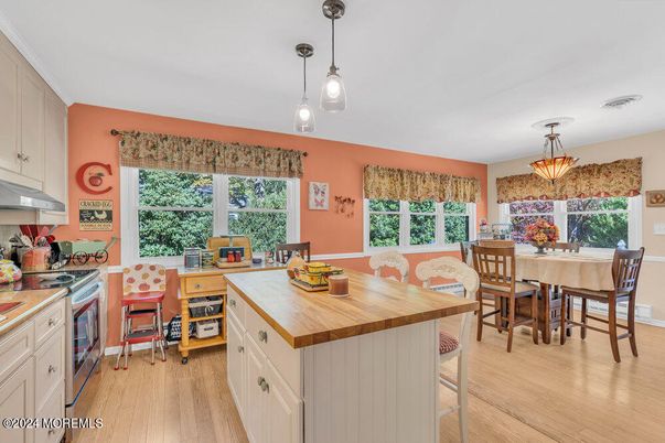 Dining room, Interior, Kitchen, Pendant Lights, Wood Texture Flooring