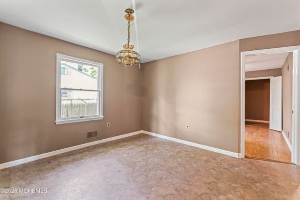 Empty room, Interior, Pendant Lights