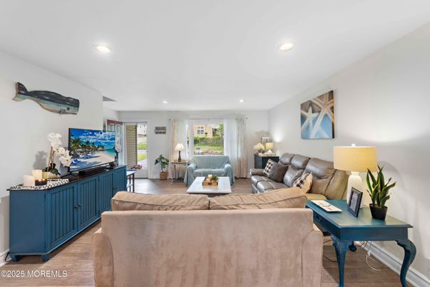 Interior, Living room, Recessed Lighting, Wood Texture Flooring