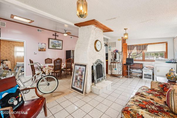 Dining room, Fireplace, Interior