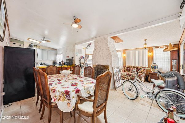 Dining room, Interior, Recessed Lighting