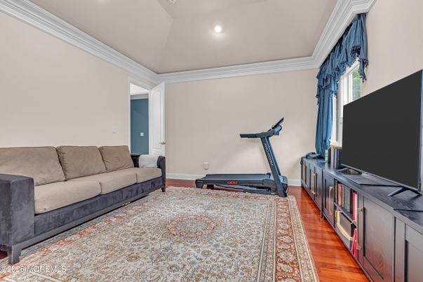 Fitness Equipment, Interior, Recessed Lighting, Wood Texture Flooring