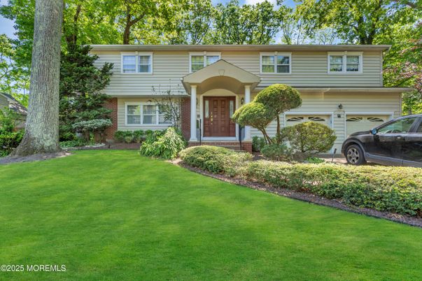Attached, Exterior, Facade, Raised Ranch