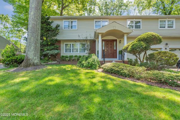 Exterior, Facade, Brick Facade, Raised Ranch